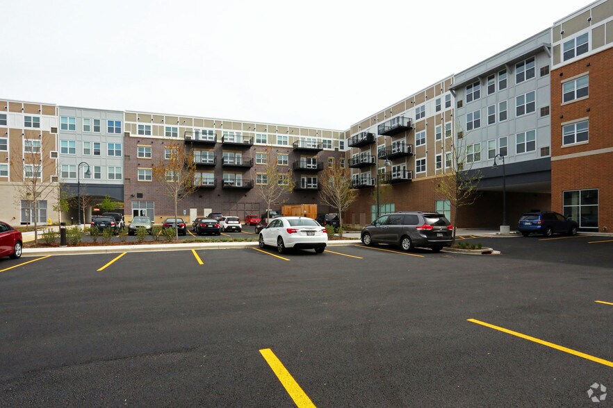 Midtown Square 9981825 Church St Glenview IL 60025 Apartment Finder