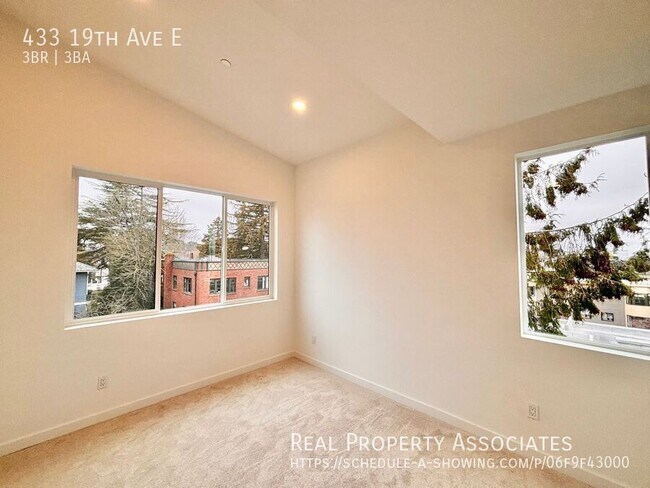 Building Photo - 433 19th Ave E