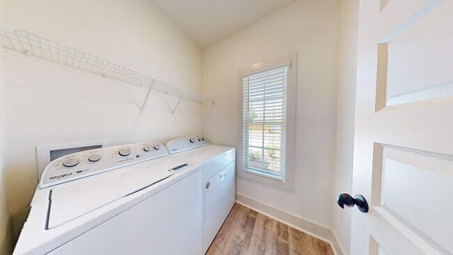 Building Photo - Fox Run Village - Opelika