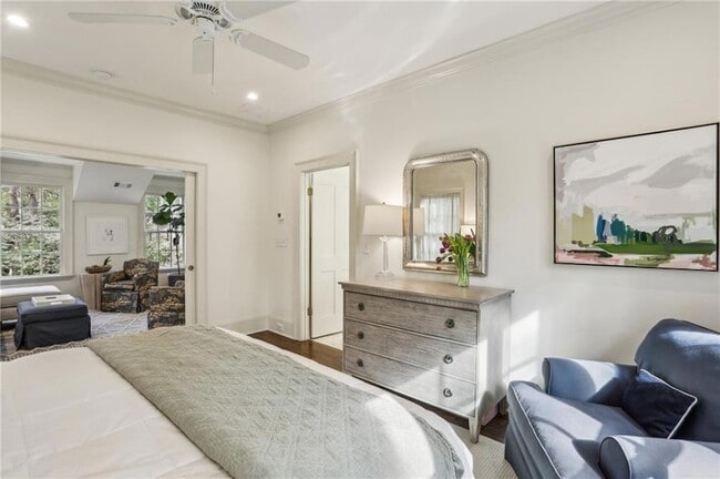 Building Photo - 2415 Oldfield Rd NW