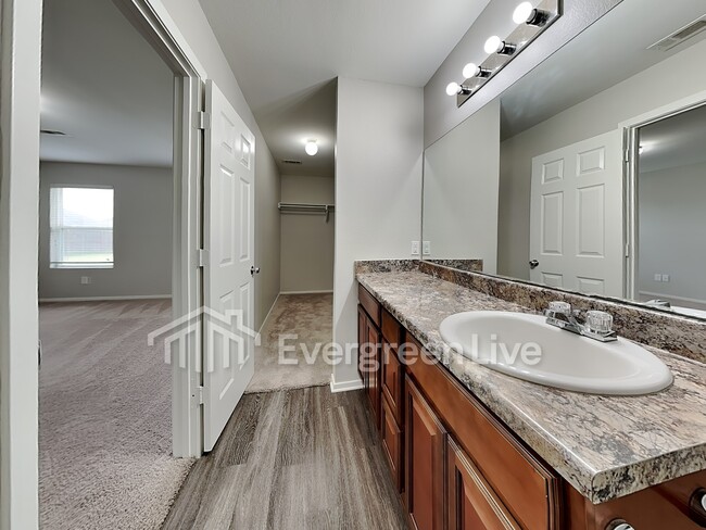 Building Photo - 3821 Glitterman Dr