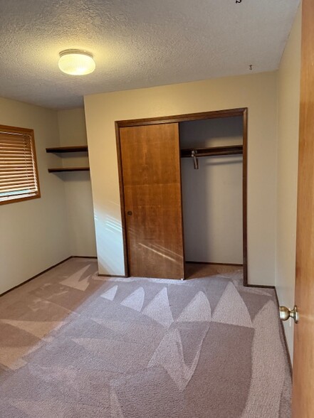 Main Floor Bedroom 1 - 17135 SE Royer Rd