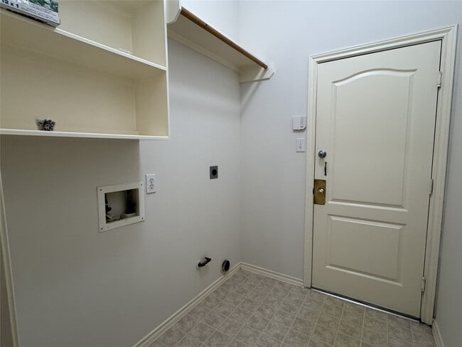 Building Photo - 9903 Edgewood Manor Ct