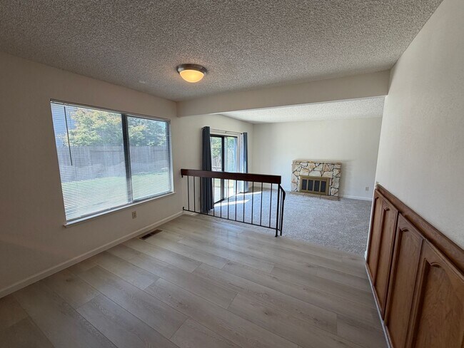 Building Photo - 872 Shellwood Way