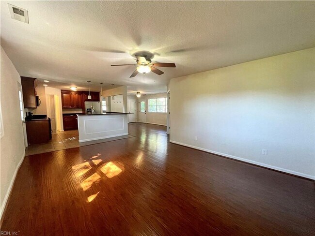 Building Photo - 1075 Kenya Ln