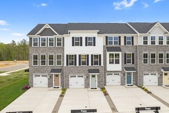 Building Photo - 473 Wild Poppy Dr