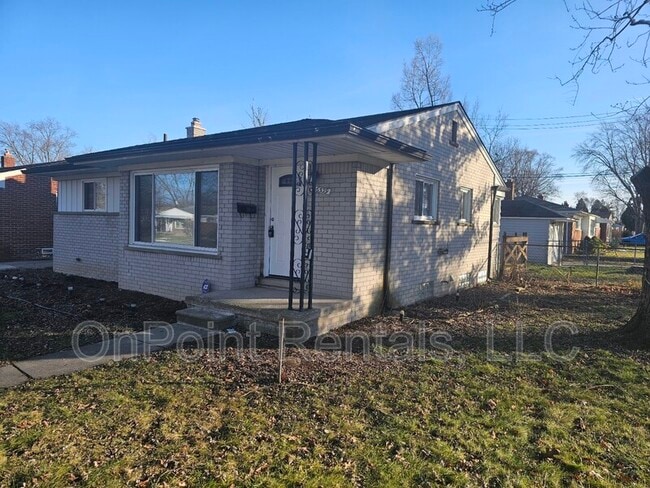 Building Photo - 26539 Clarita St
