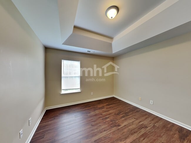 Building Photo - 5711 Falkirk Ln