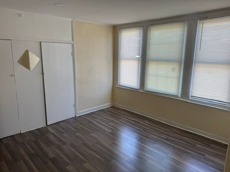 Building Photo - 2536 S Millick St