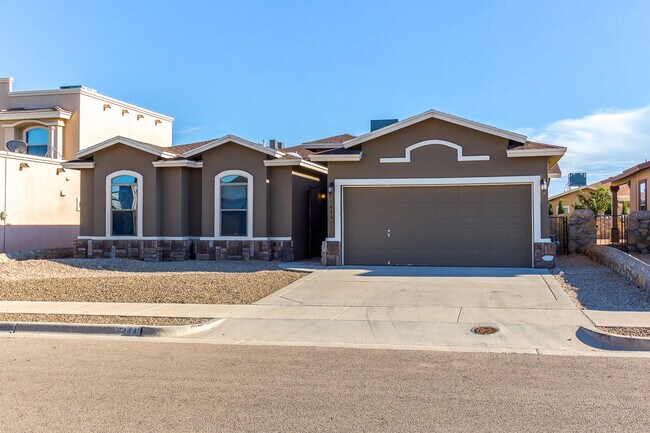 Building Photo - 5444 Pedro Lucero Dr