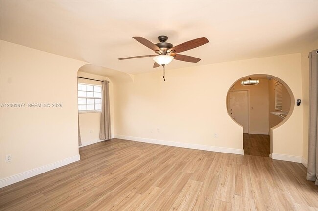 Building Photo - 5613 Pierce St