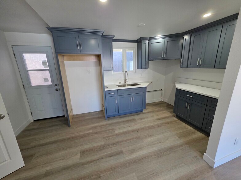 Building Photo - 4535 E 2nd St