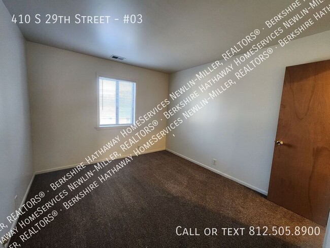 Building Photo - 2 Bedroom Across from Baesler's and Meadow...