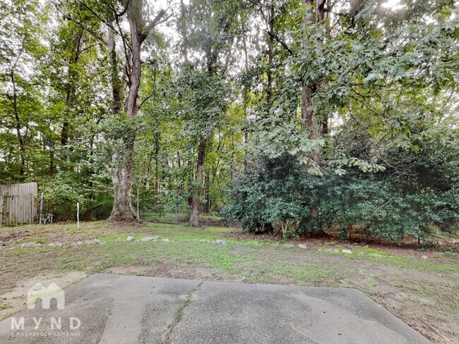 Building Photo - 303 Indian Springs Dr