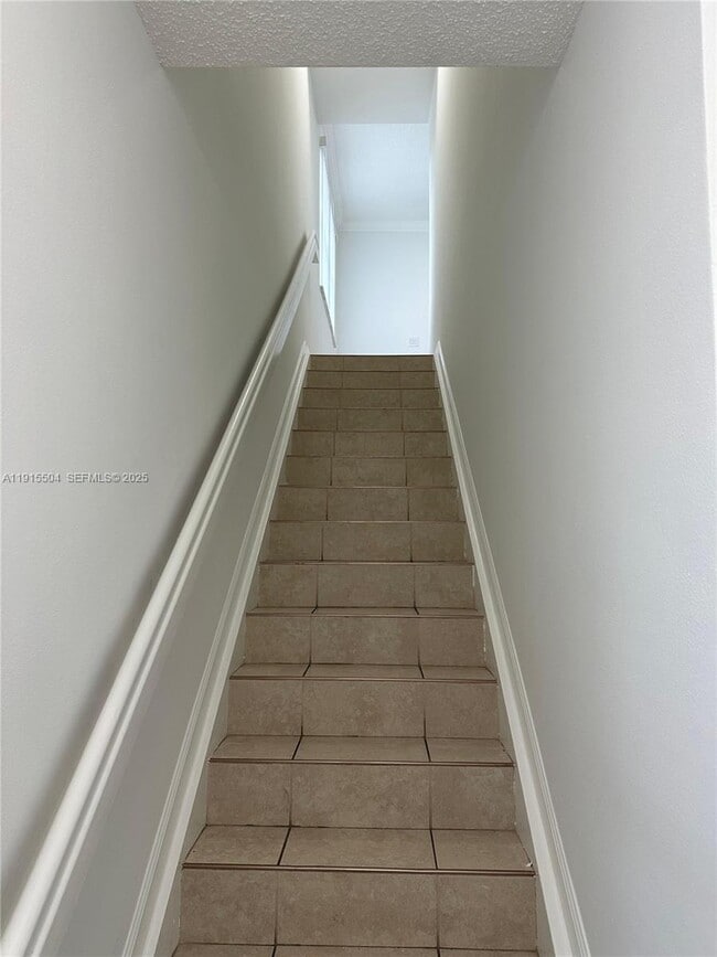 Building Photo - 5840 W Sample Rd