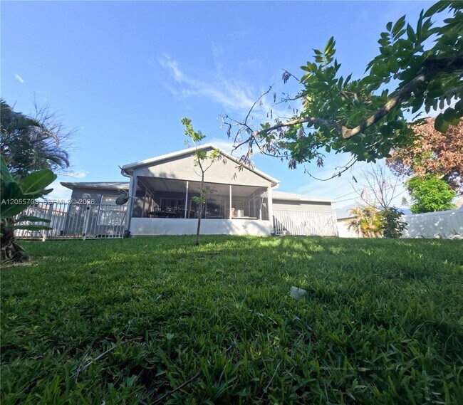 Building Photo - 1834 SW Gemini Ln