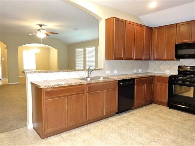 Building Photo - 28606 Lockeridge Farms Dr
