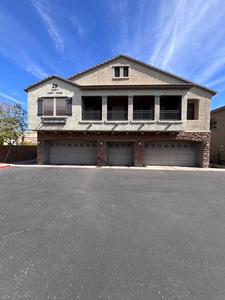 Building Photo - 1350 S Greenfield Rd