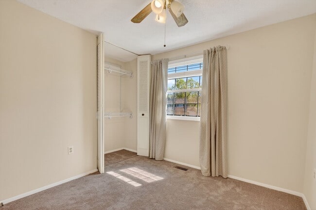 Building Photo - 2806 Logway Rd