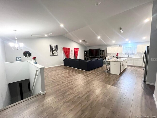 Building Photo - 168 Peabody St