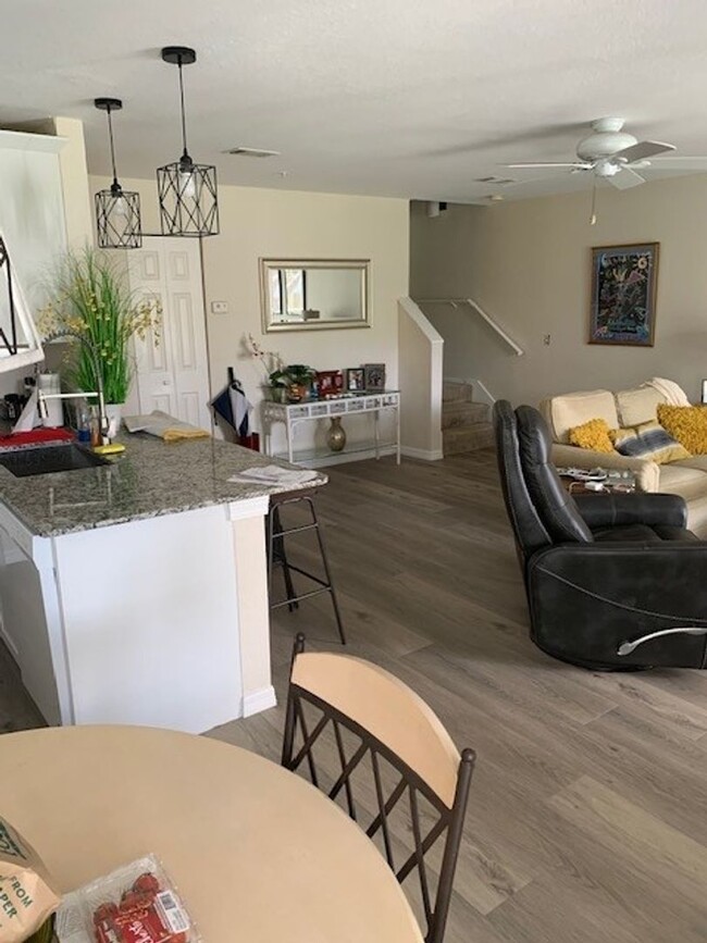 Building Photo - Central Park II Condos -  Downtown Sarasot...