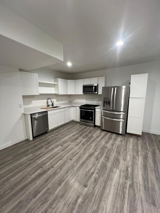 Building Photo - 6122 W Coulee Ln