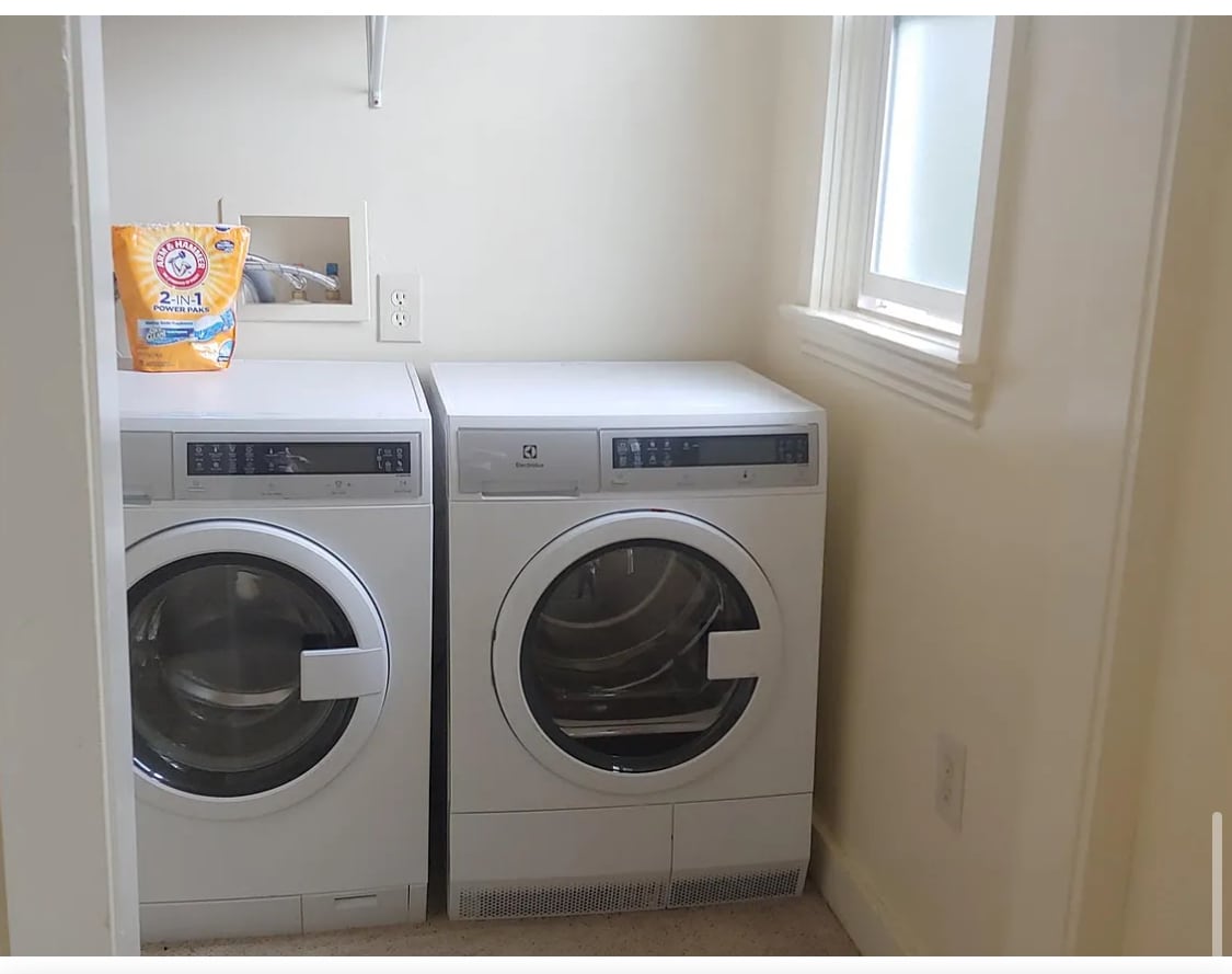 In Unit Laundry - 5530 Beaudry St