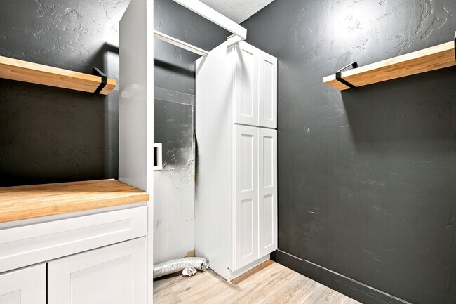 Building Photo - Beautiful Townhome in American Fork!