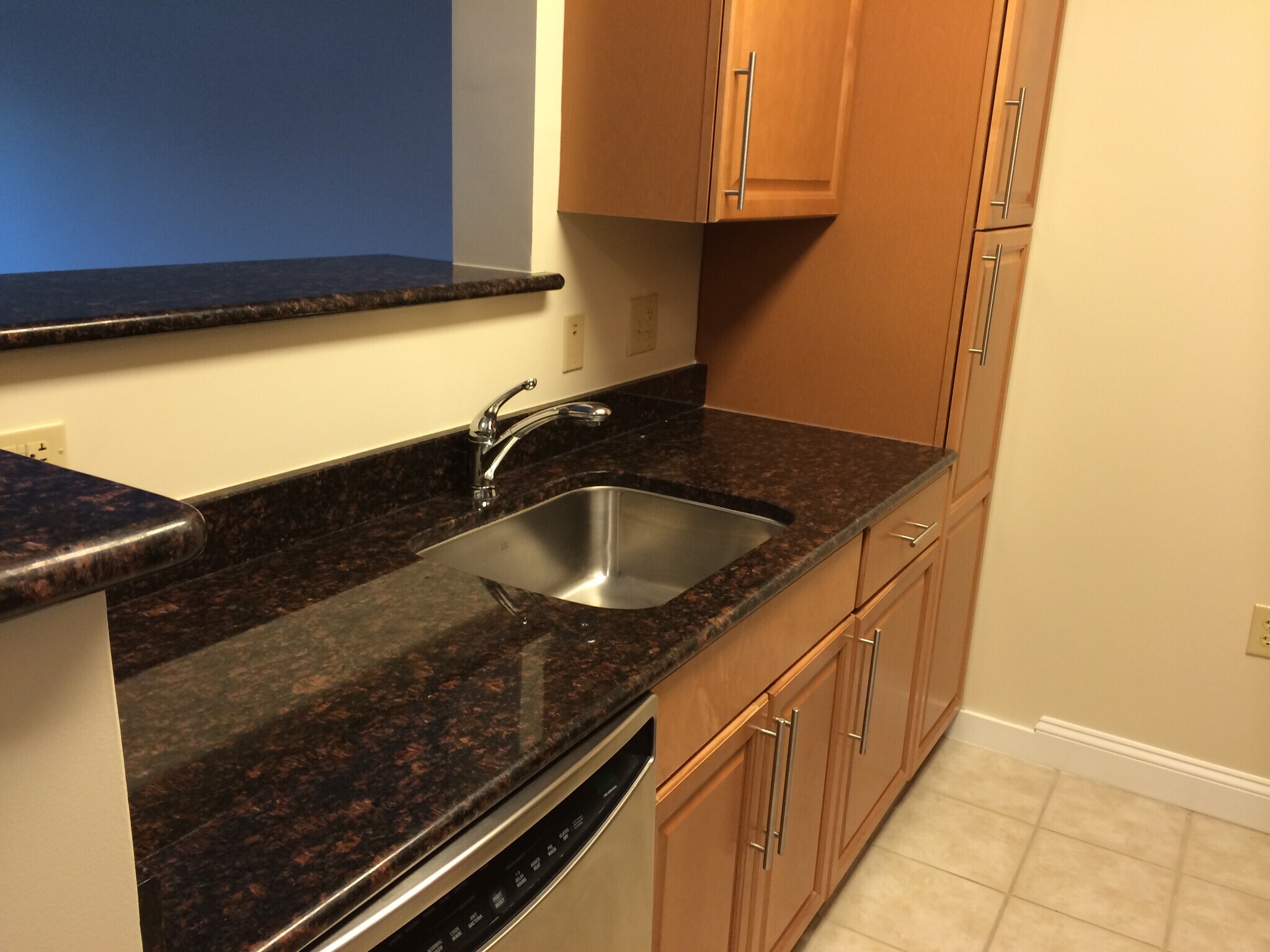 Building Photo - 11760 Sunrise Valley Dr