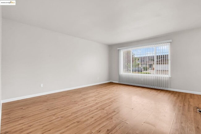 Building Photo - 1209 Tulip Dr