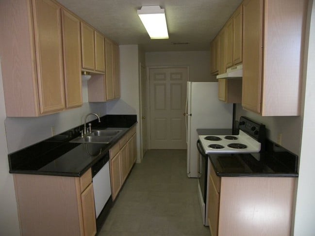 Kitchen - Fox Meadows