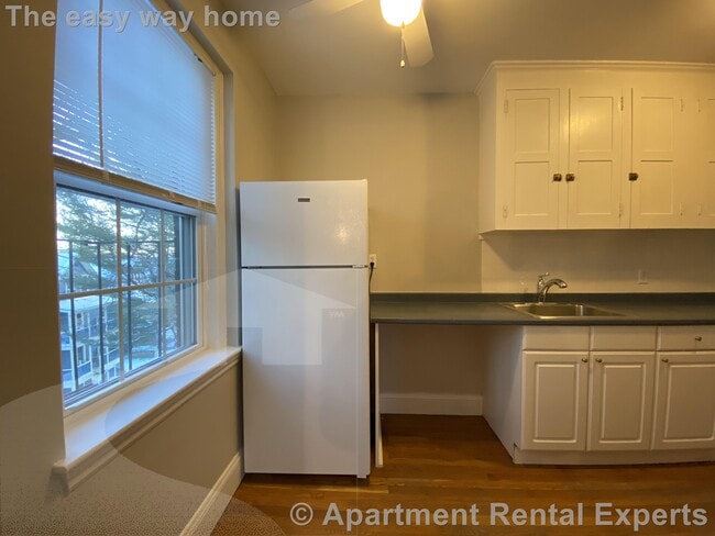 Building Photo - 119 College Ave