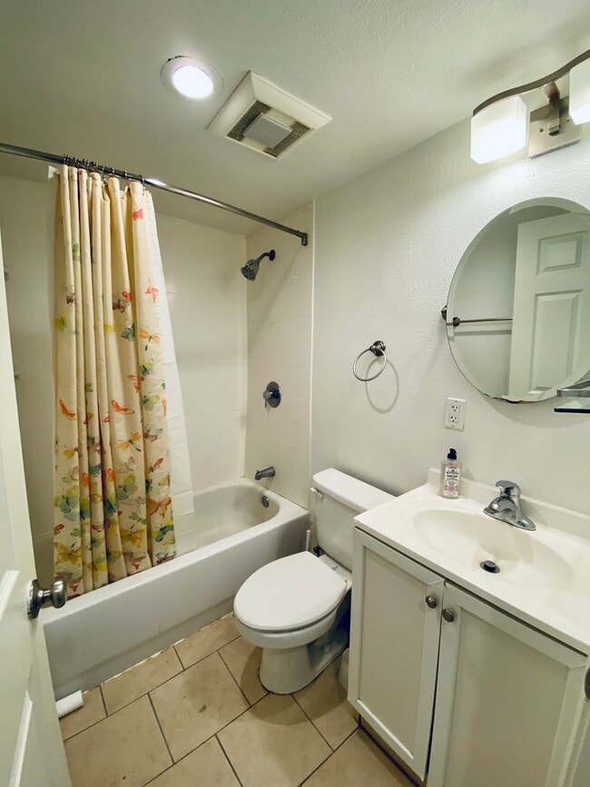 Building Photo - {5639} Spacious Ranch + Two Separate Living Quarters + Fenced Yard!