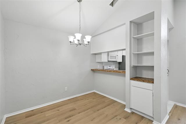 Building Photo - 606 Bellaire Dr