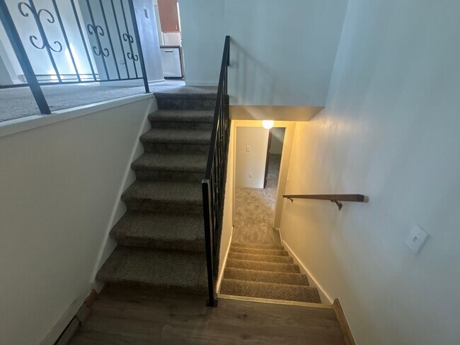 Building Photo - Charming 2 Bed, 2 Bath Home! *SPECIAL: $50...