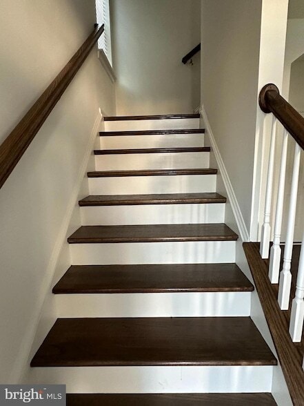 Building Photo - 751 McComb Pl