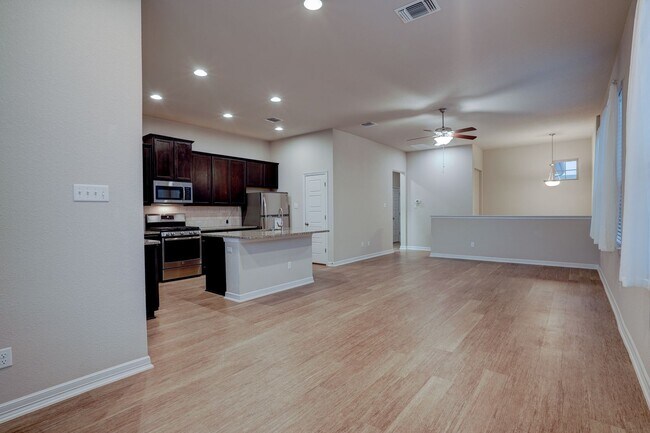 Building Photo - 2212 Dillon Pond Ln
