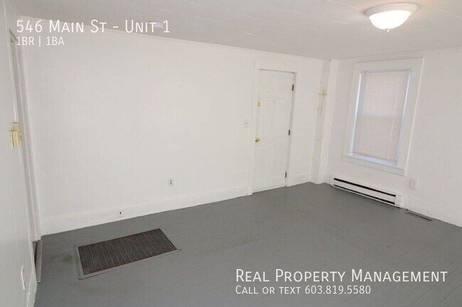 Building Photo - 546 Main St