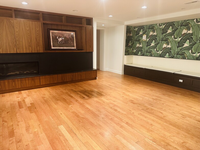 Building Photo - 650 Fairway Rd