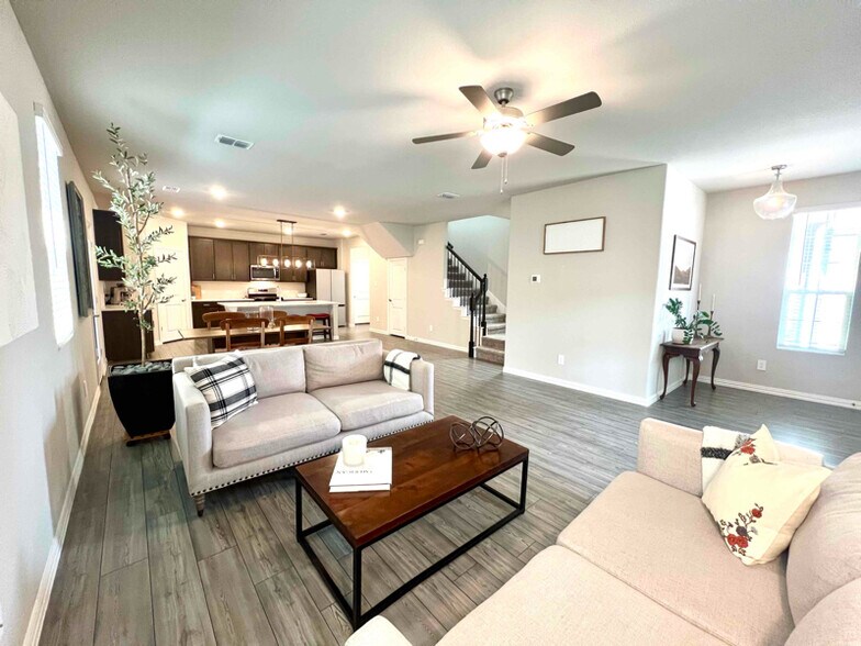 Building Photo - 2629 Gateway Ave