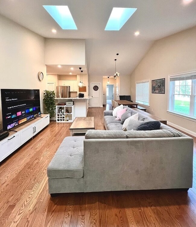 Building Photo - 31 Albert St