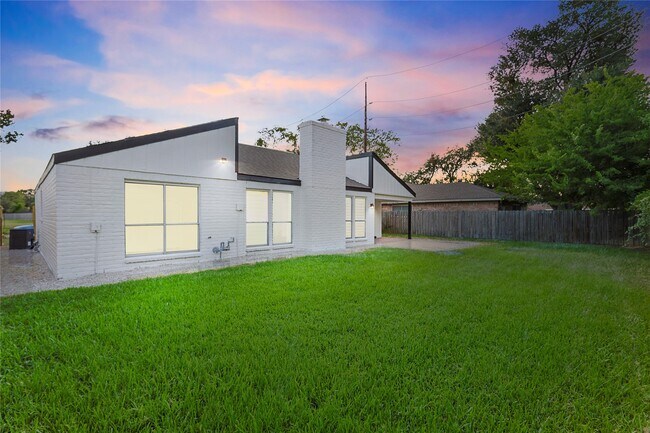 Building Photo - 4832 Whispering Falls Dr