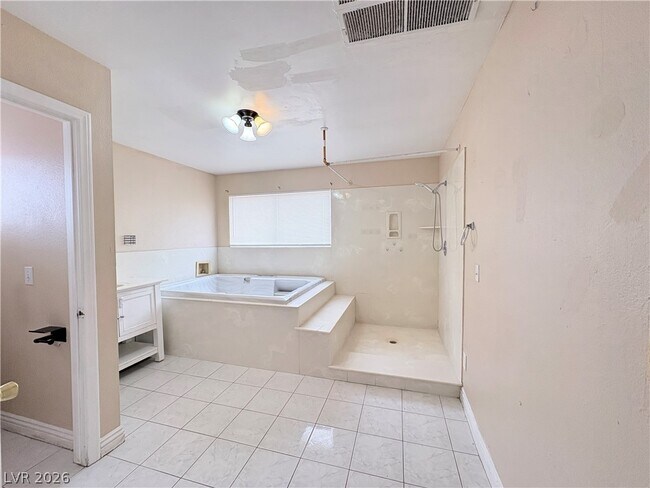 Building Photo - 6329 Brittany Way