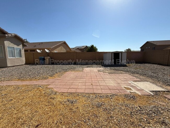 Building Photo - 22621 W Yavapai St