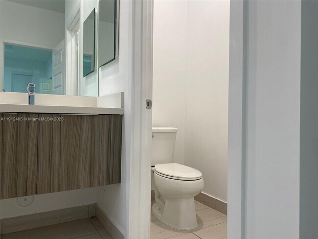 Building Photo - 10440 NW 78th Terrace