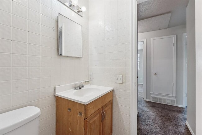 Building Photo - 5221 Foster Dr