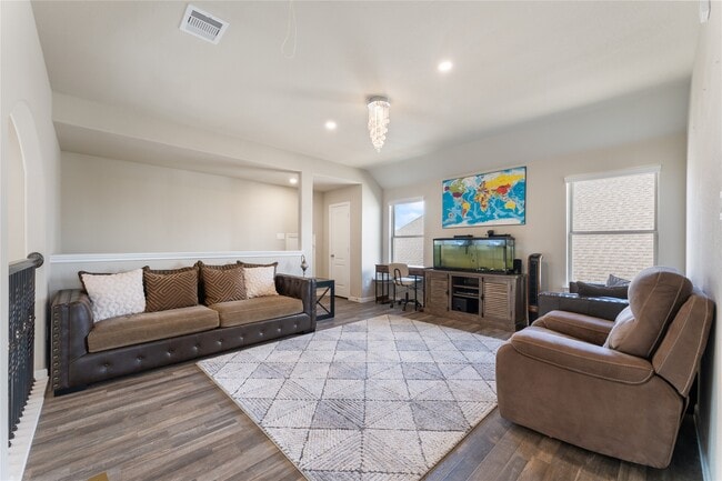 Building Photo - 6207 Rosehill Harvest Loop