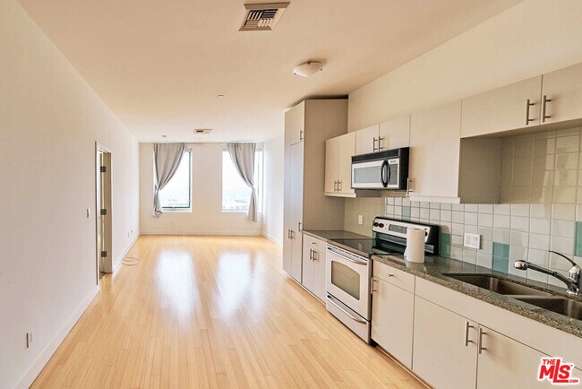 Building Photo - 3810 Wilshire Blvd