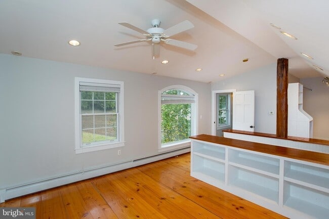 Building Photo - 2170 Daniel Bray Hwy