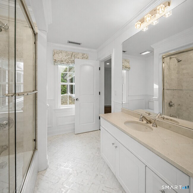 Building Photo - 93 Mansfield Ave